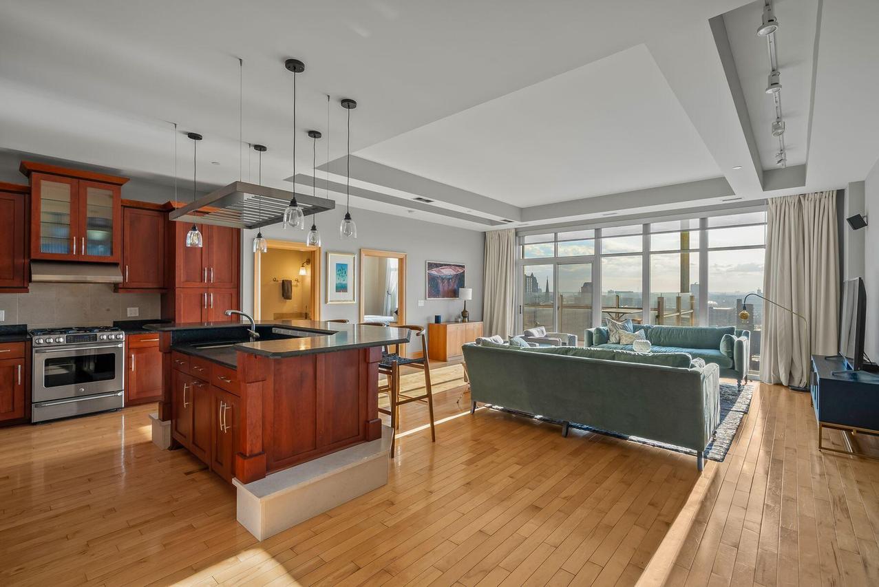 1313 N Franklin Pl. #1202, Milwaukee, WI 53202