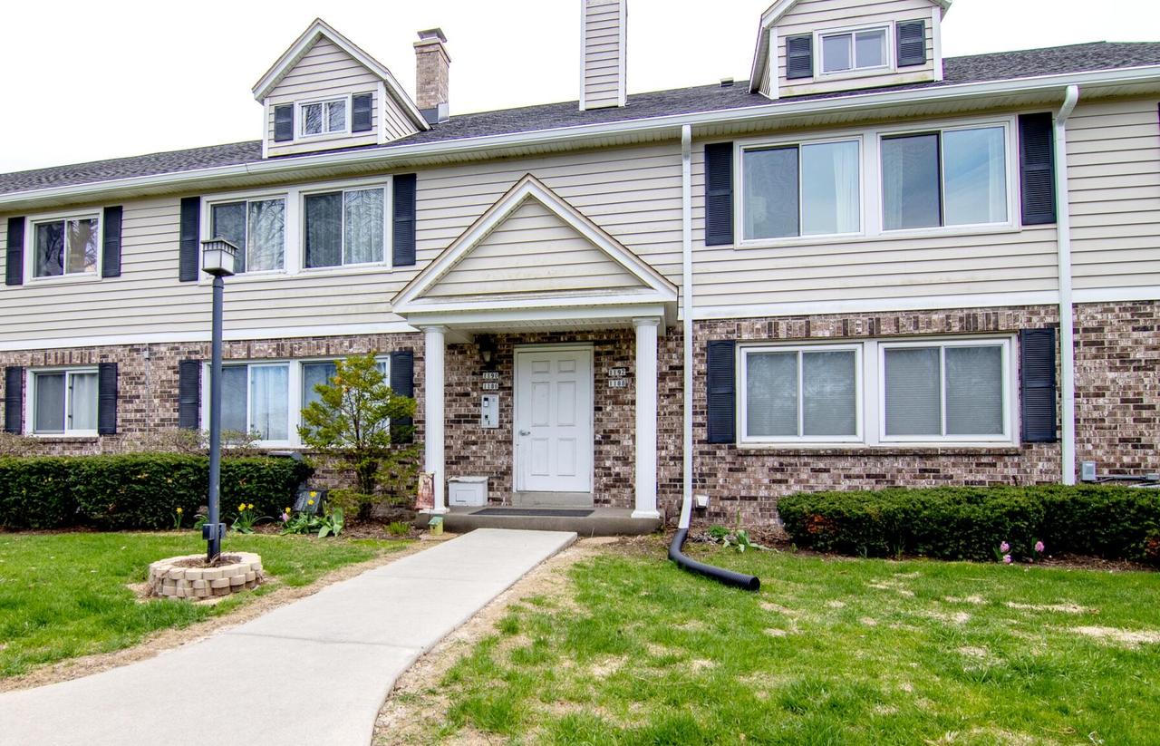 1192 Pilgrim Pkwy, Elm Grove, WI 53122