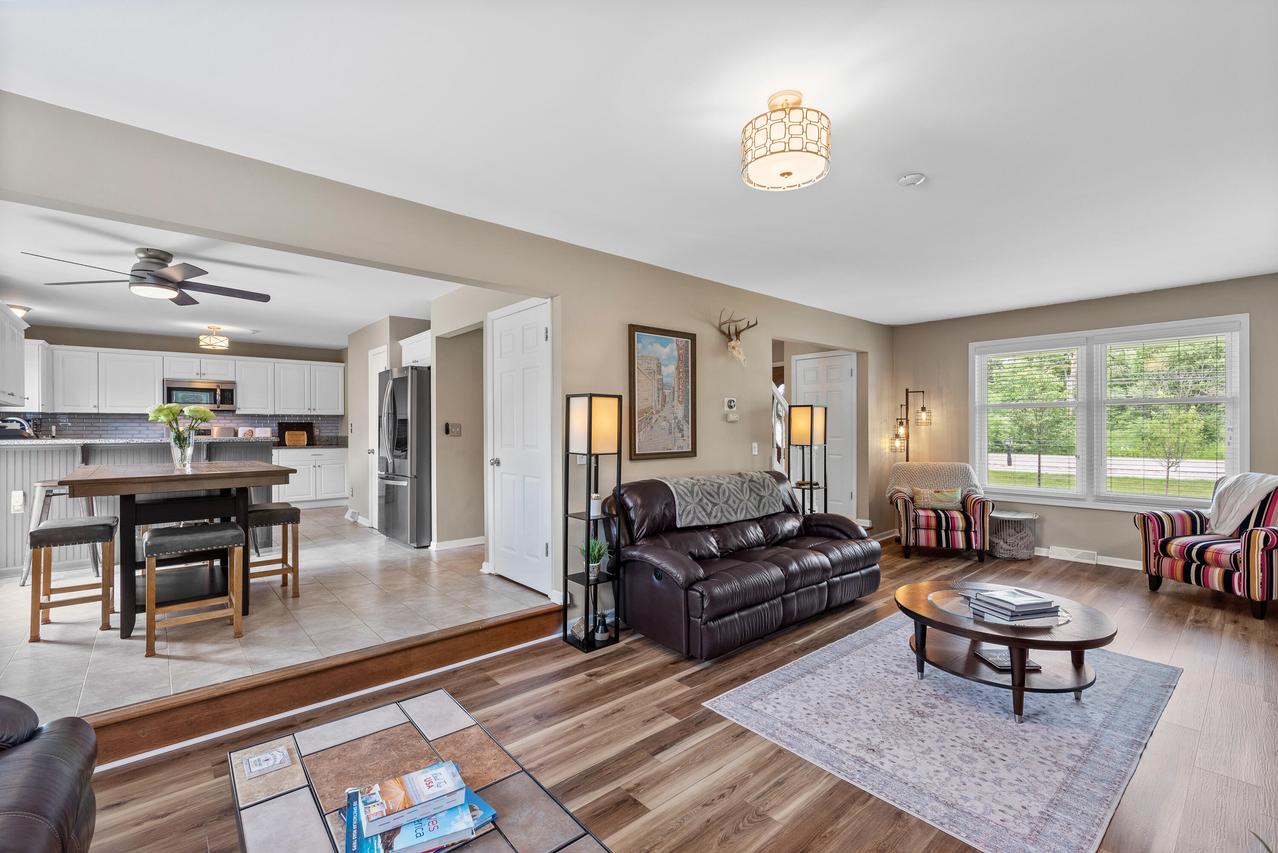 825 E Brown Deer Rd, Bayside, WI 53217