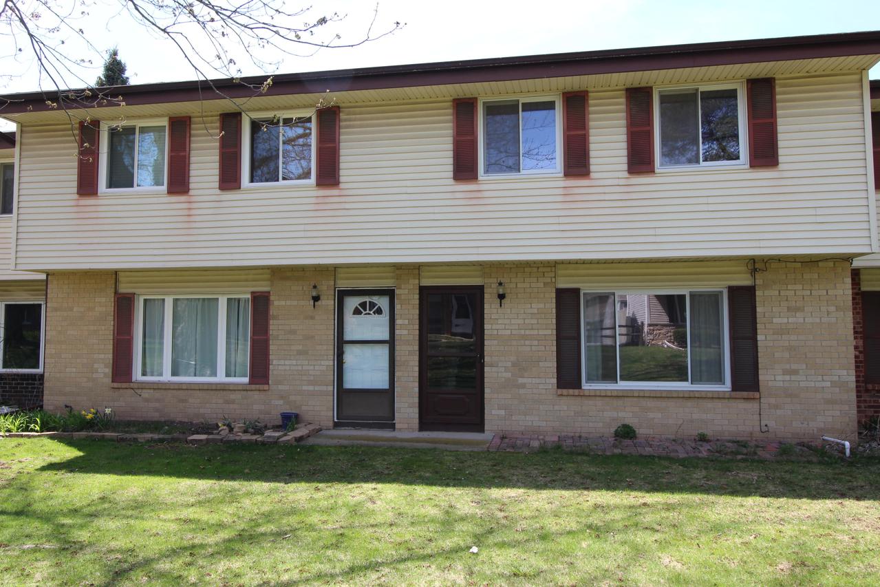 W164N11534 Castle Ct #7, Germantown, WI 53022