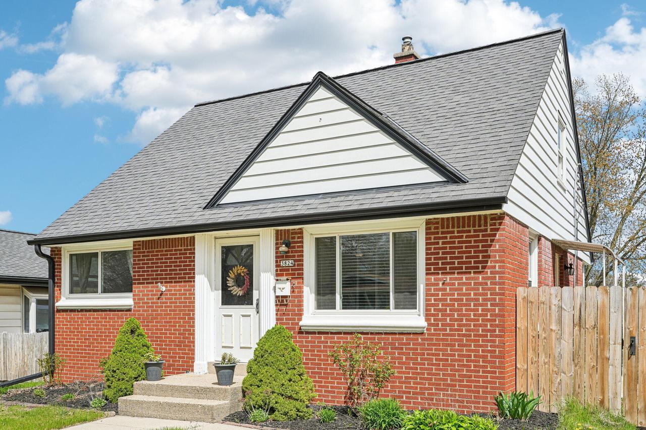 3824 N 99th St, Milwaukee, WI 53222