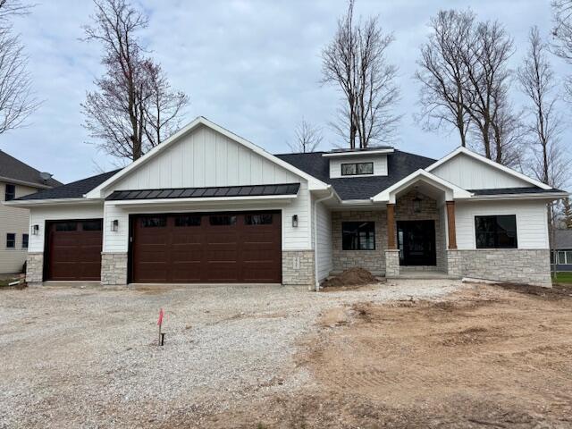 2721 Red Fox Ln, Manitowoc, WI 54220