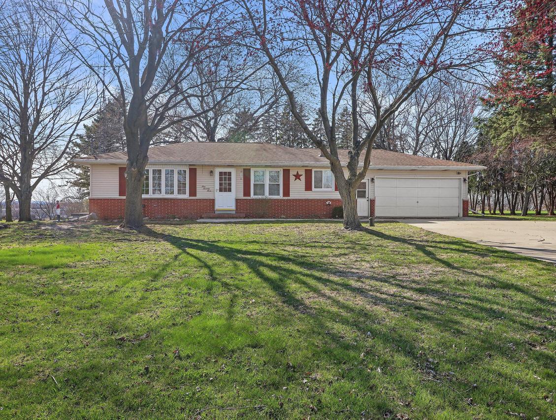 973 N Dewey Ave, Jefferson, WI 53549