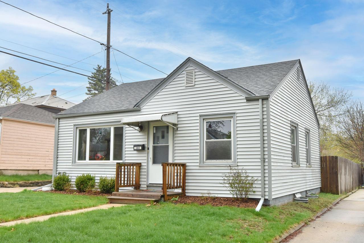 3865 S Logan Ave, Milwaukee, WI 53207