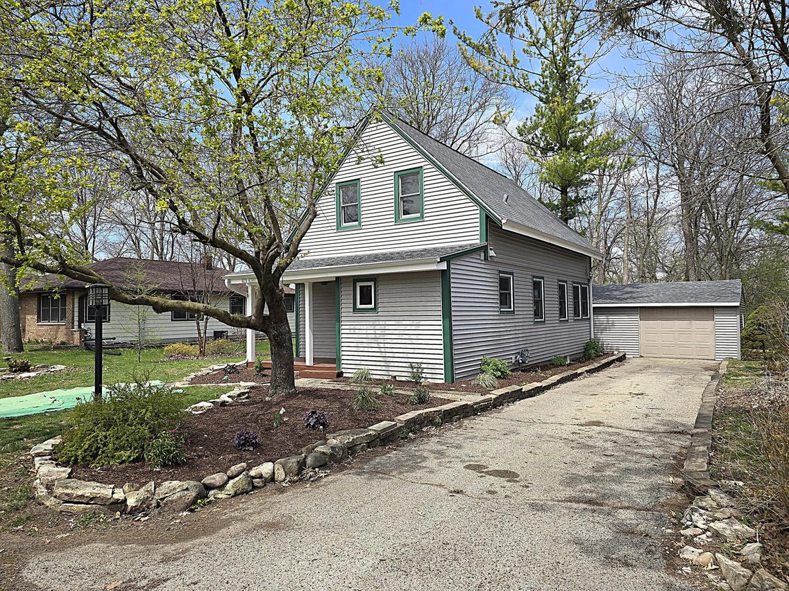 N22W28832 Oak Ln, Delafield, WI 53072