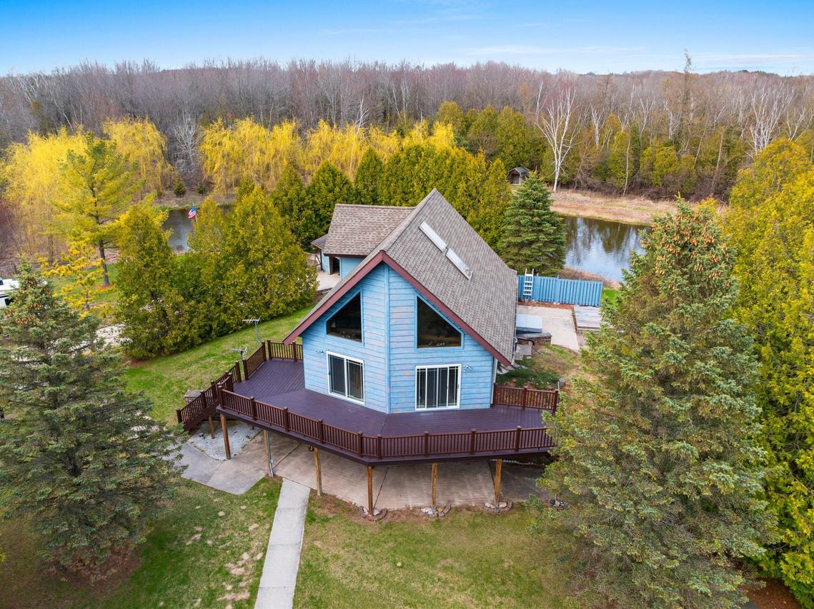 15409 Buck Ln, Mishicot, WI 54228