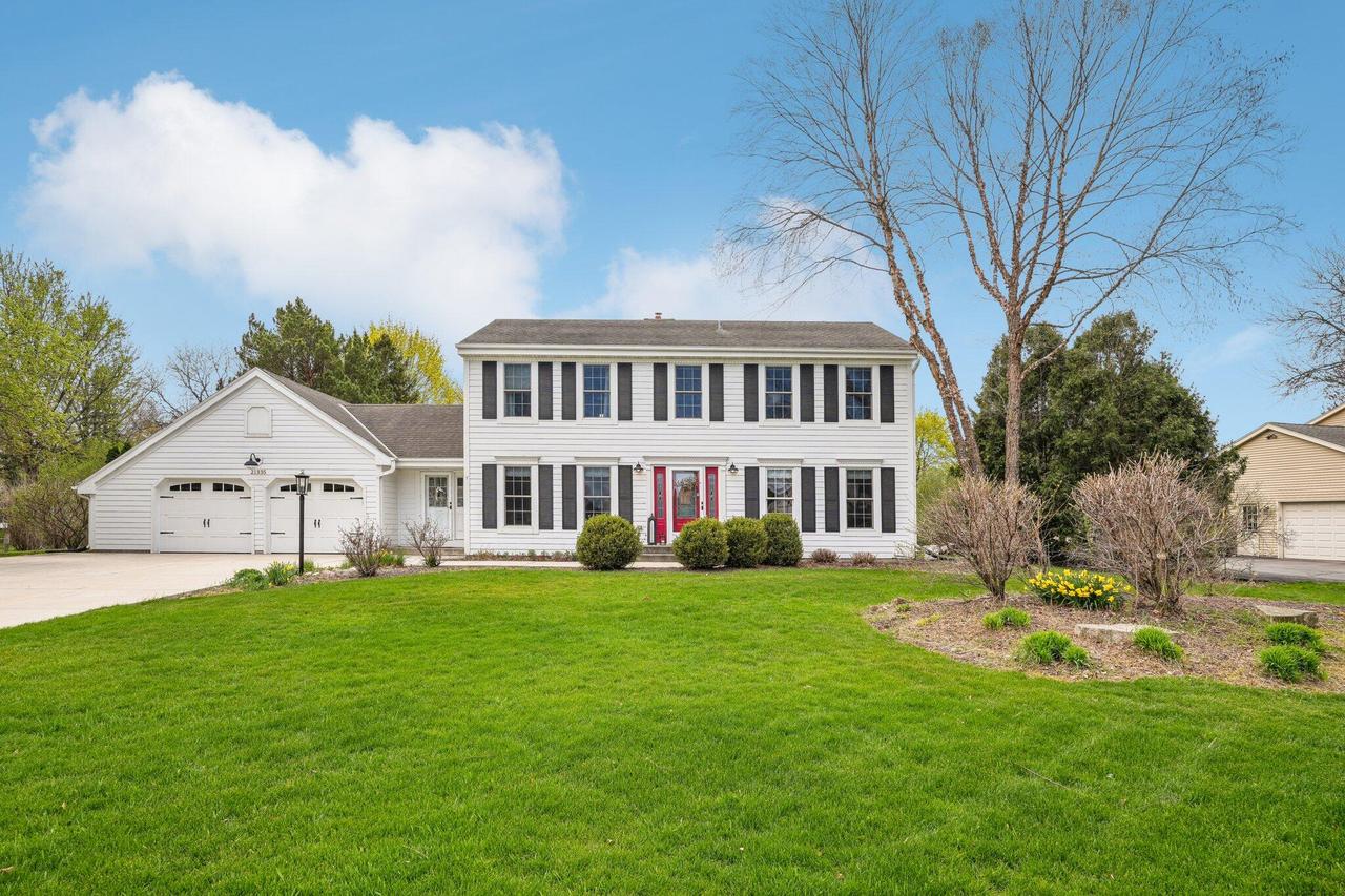 21335 Talbots Ln, Brookfield, WI 53045