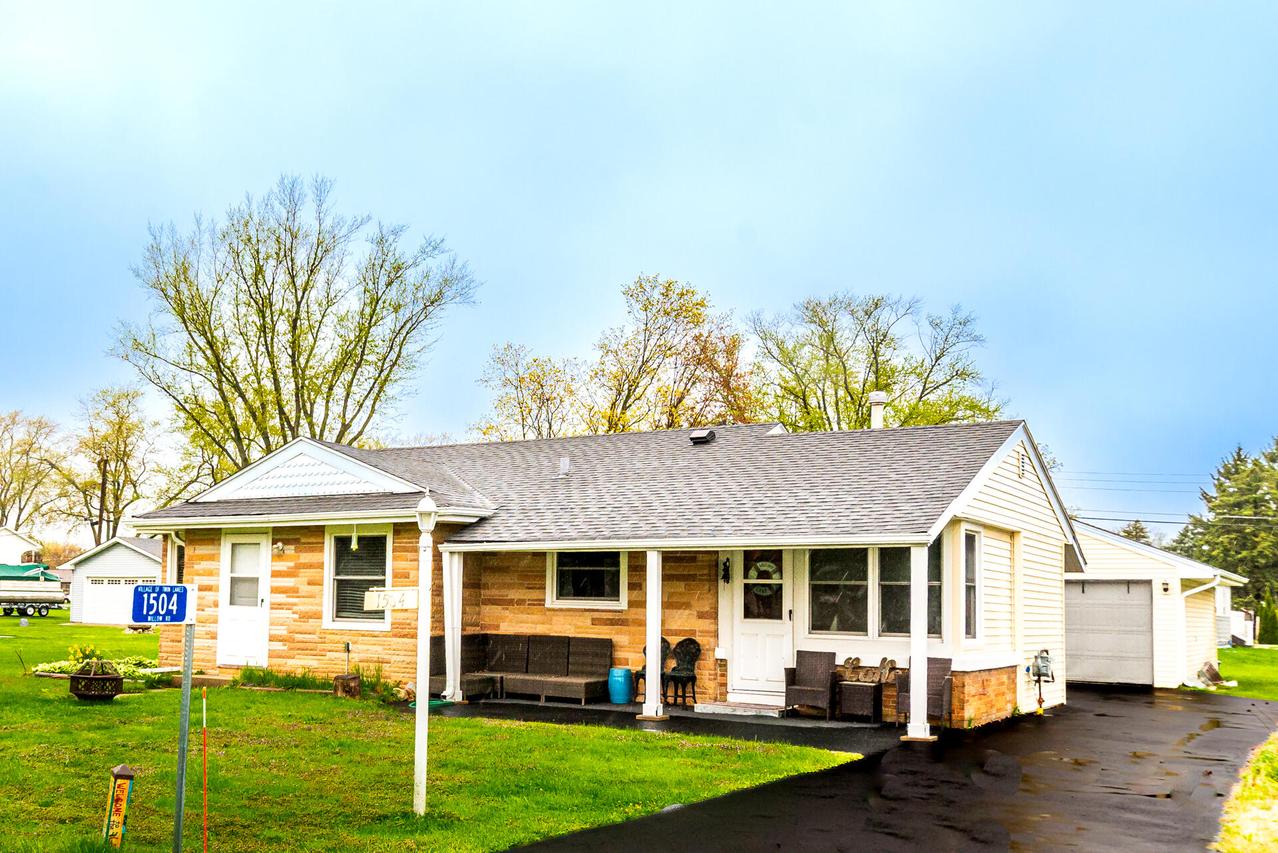 1504 Willow Rd, Twin Lakes, WI 53181