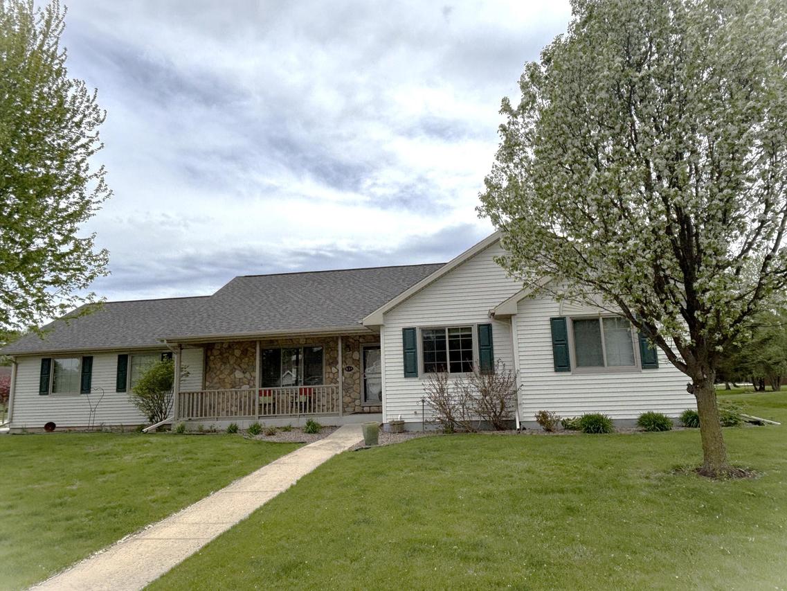 835 Mockingbird Ln, Plymouth, WI 53073