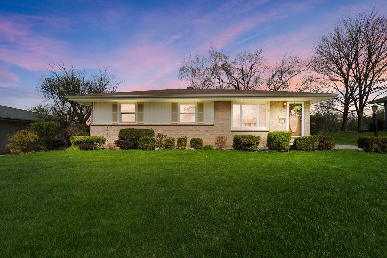 5219 Millshire Rd, Greendale, WI 53129