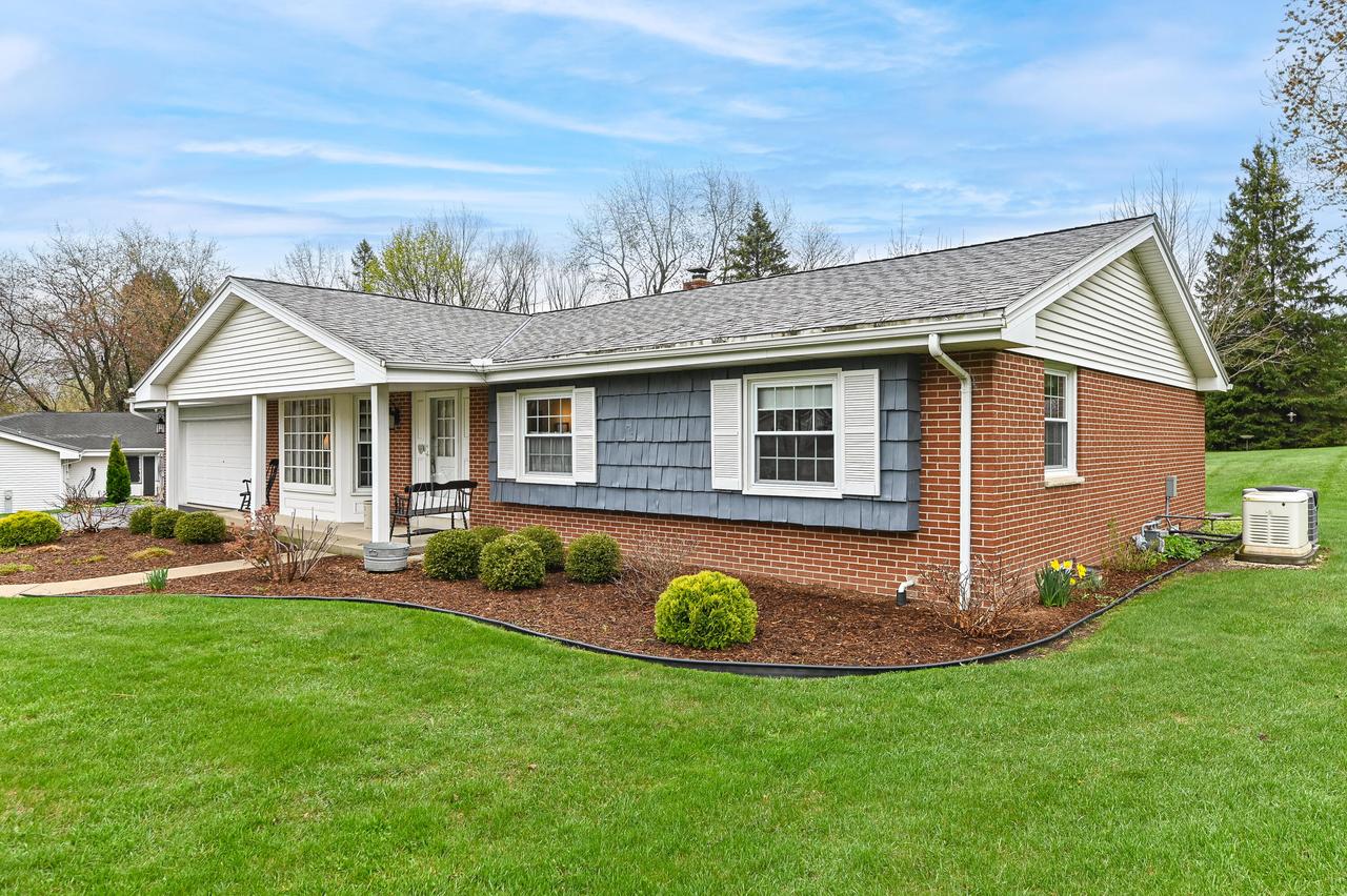 14435 Thomas Jefferson Ct, Elm Grove, WI 53122