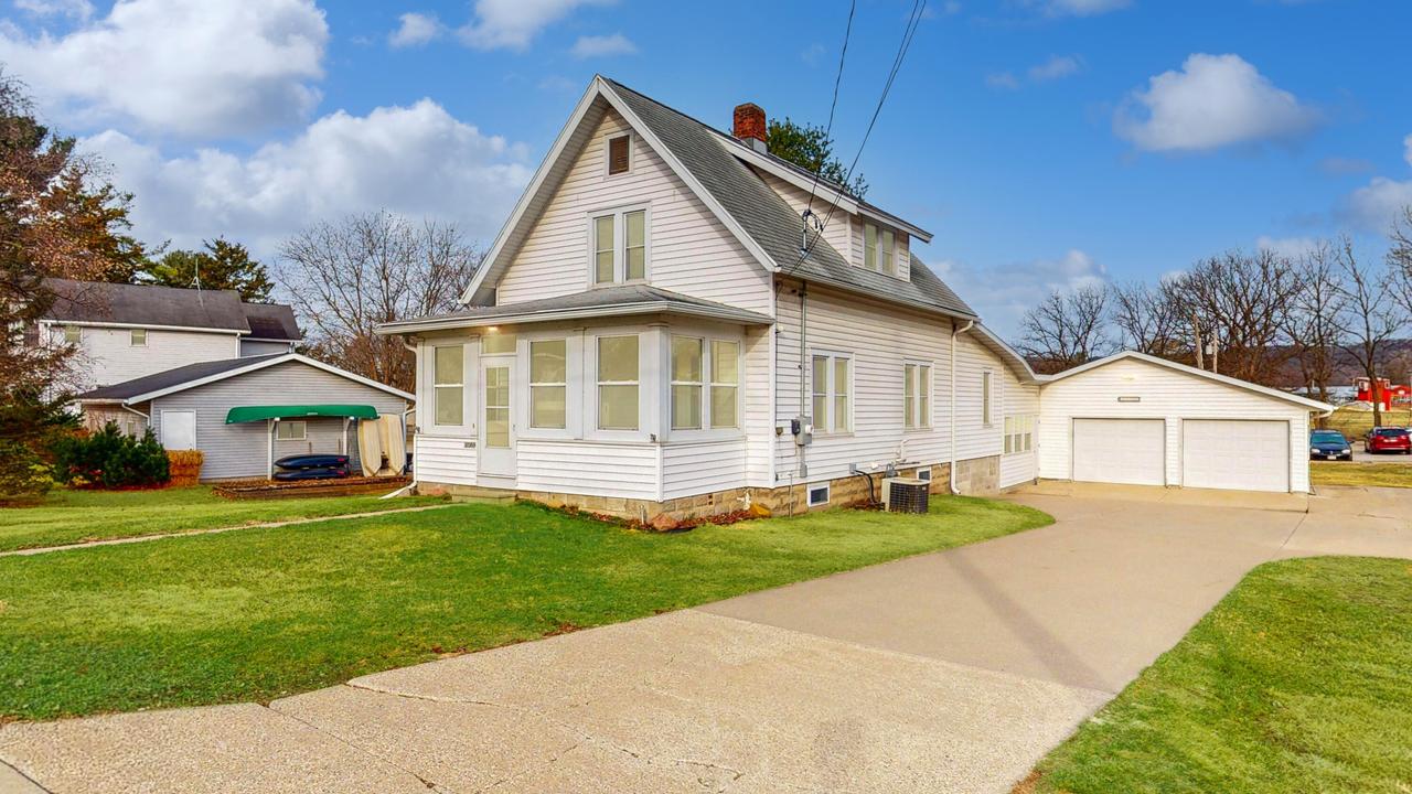17355 N Main St, Galesville, WI 54630