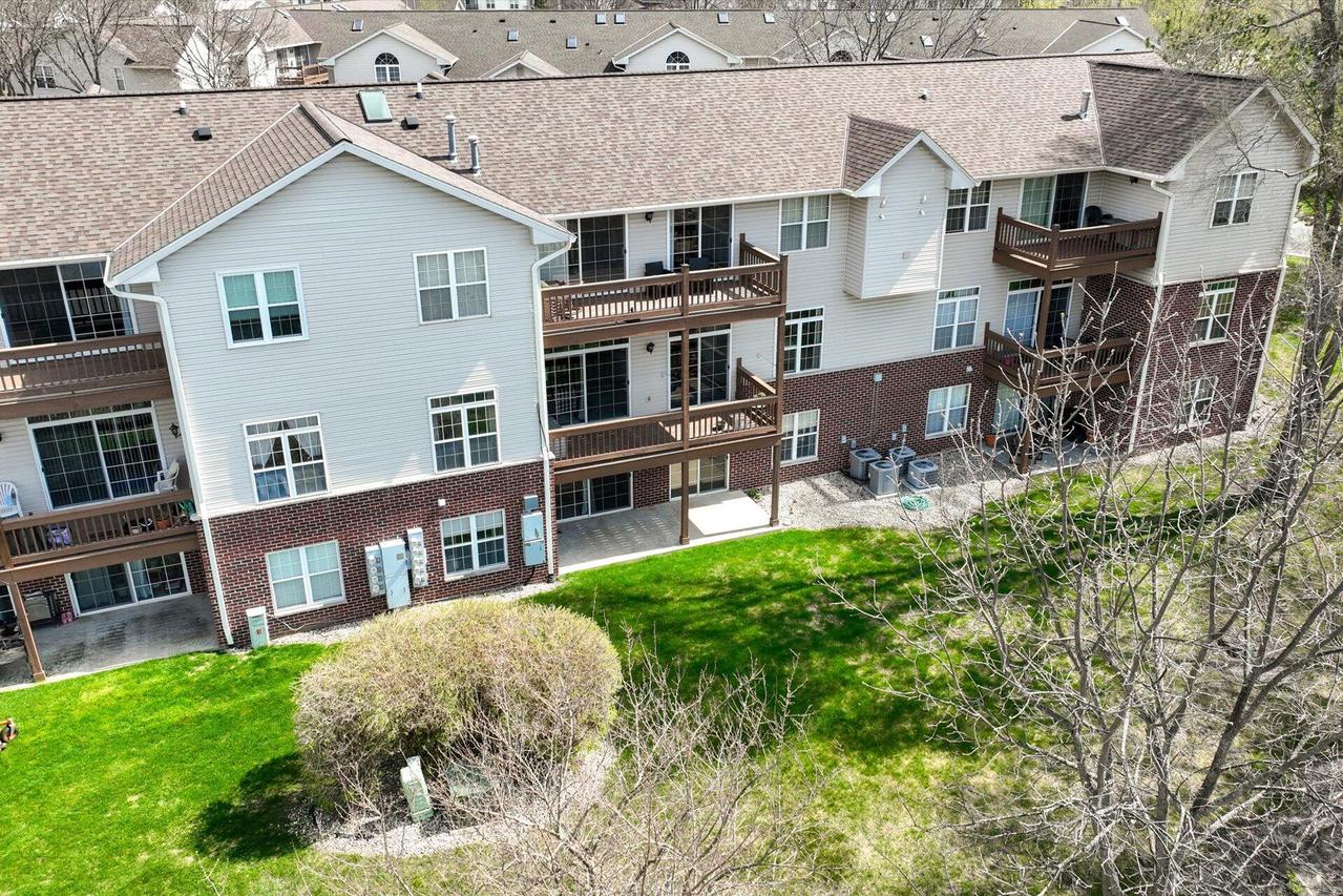 7913 S Scepter Dr #4, Franklin, WI 53132