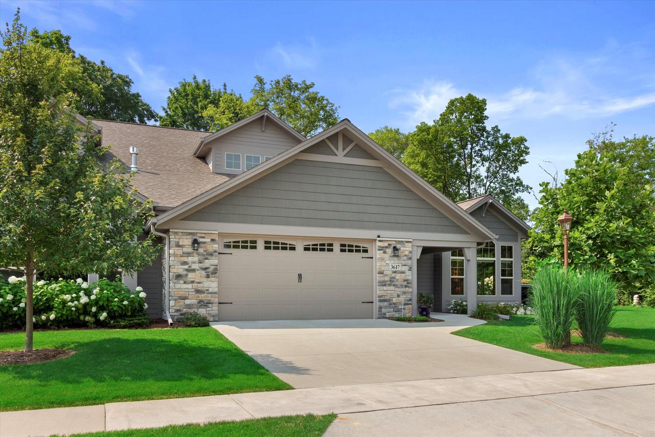 3617 Hawthorn Hill, Waukesha, WI 53188
