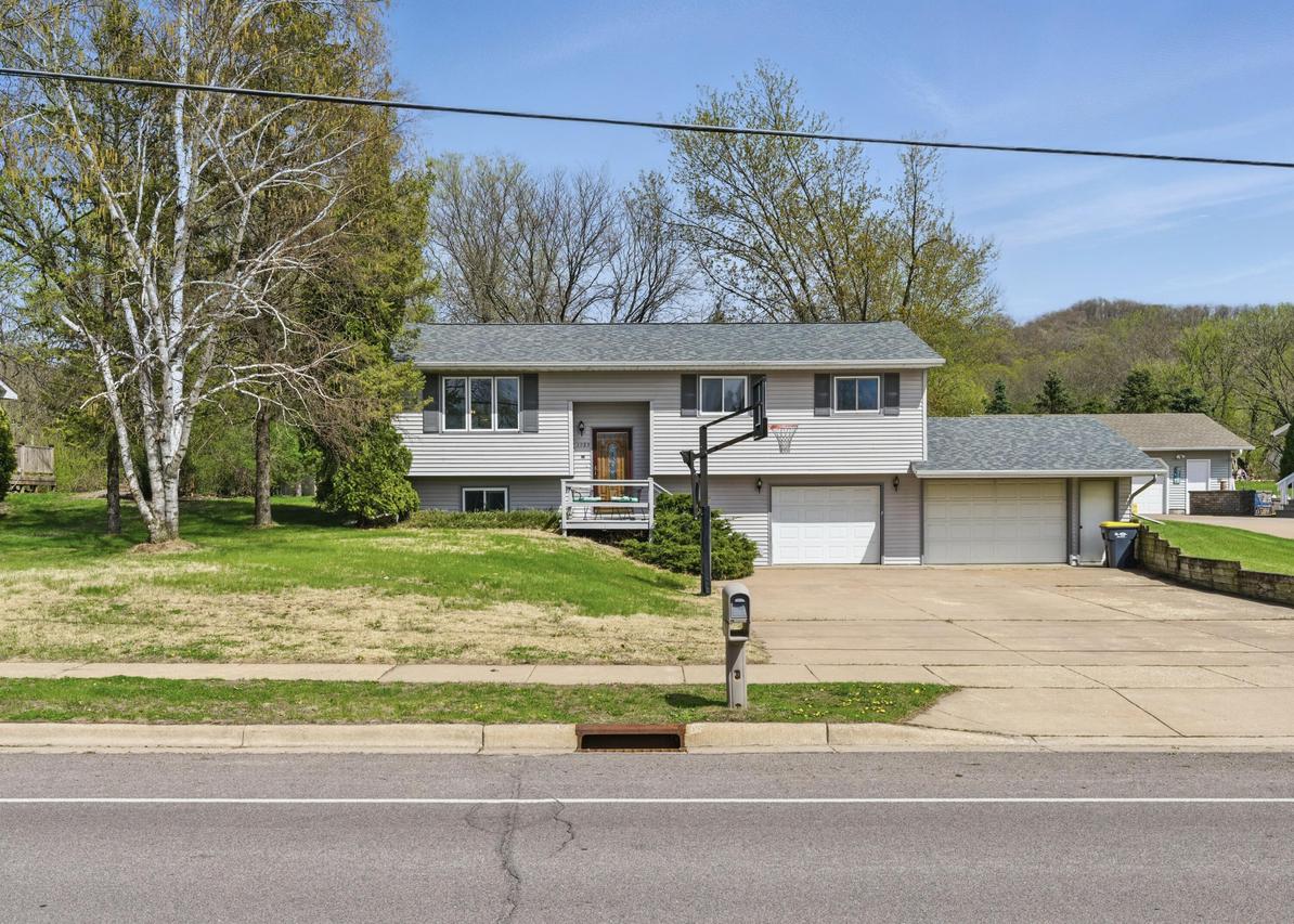 1525 Sand Lake, Holmen, WI 54636