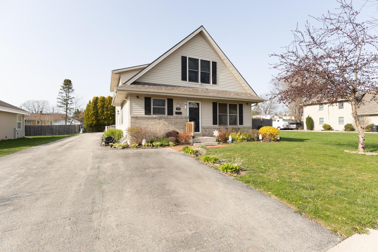 3326 E Adams Ave #3326A, Cudahy, WI 53110