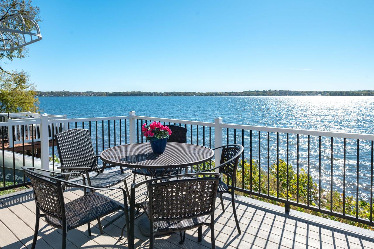 N39W27485 Hillside Grove, Pewaukee, WI 53072