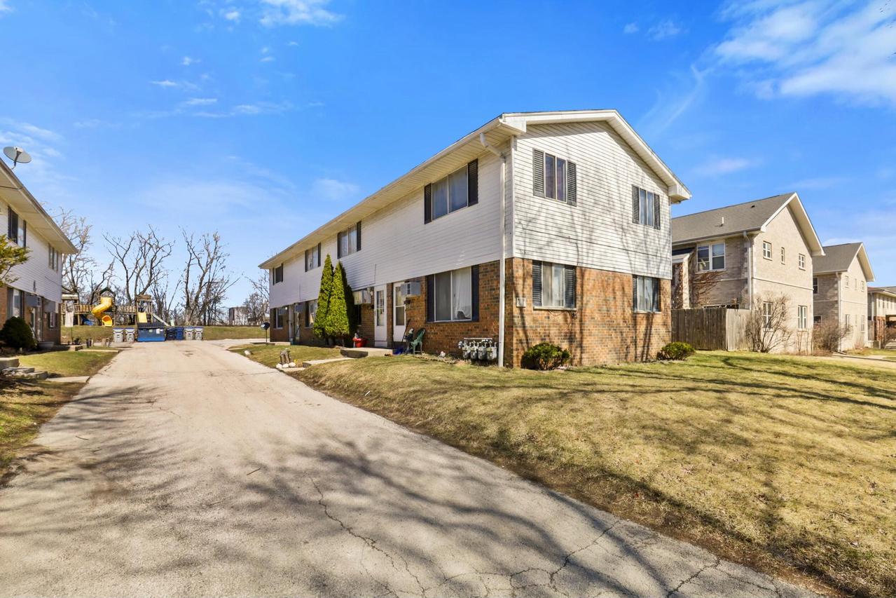 906 W Montana St #A, Milwaukee, WI 53215