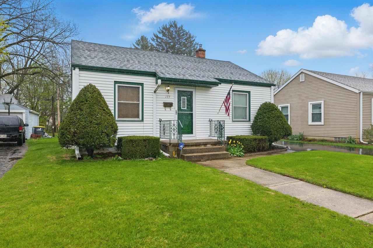 177 Walton Ave, Waukesha, WI 53186