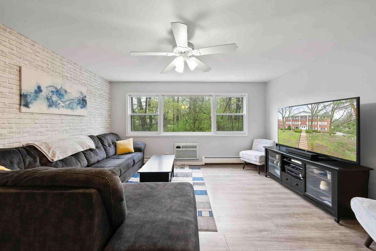 205 Country Club #2C, Lake Geneva, WI 53147