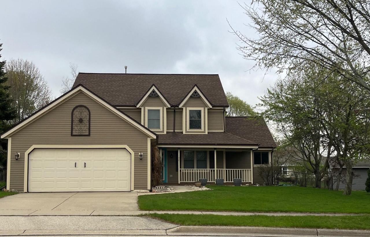 1956 N Cliff-alex Ct, Waukesha, WI 53189