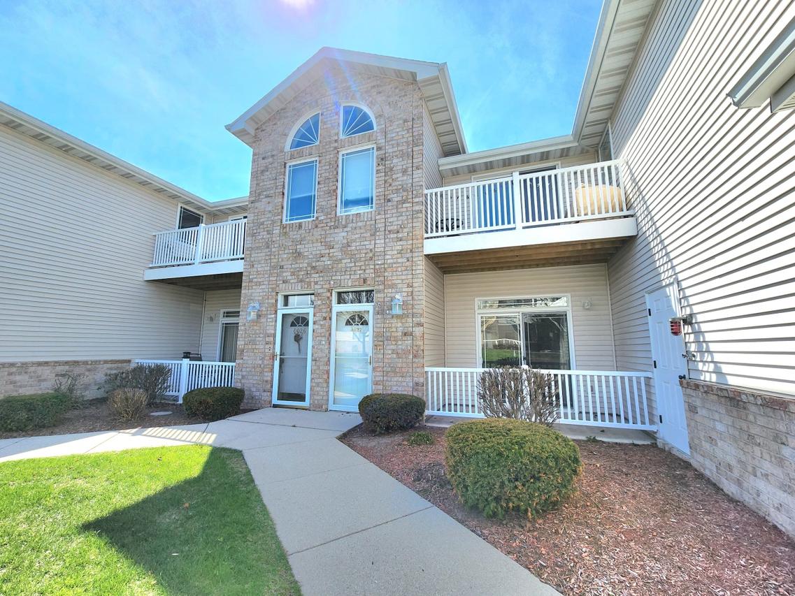 4027 Hazelnut Ct, Sheboygan, WI 53081