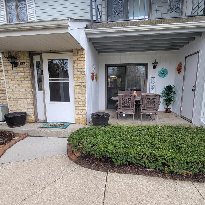 1443 Fox Tail Dr #101, Mount Pleasant, WI 53406