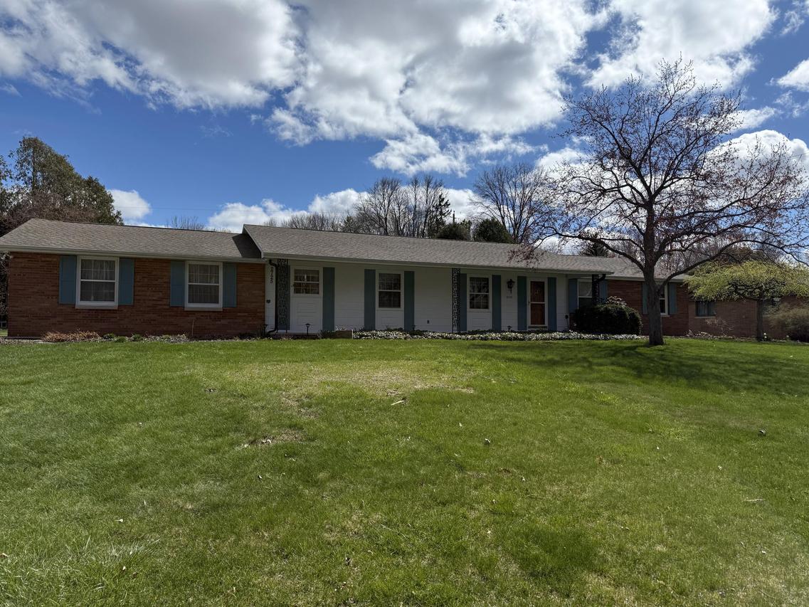 2725 Klee St, Green Bay, WI 54313