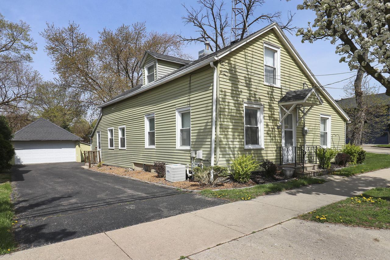 133 Mchenry St, Burlington, WI 53105