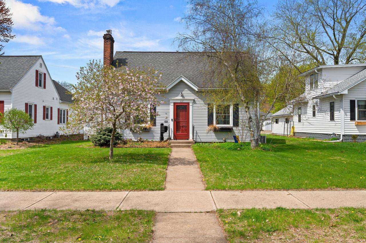 637 23rd St, La Crosse, WI 54601