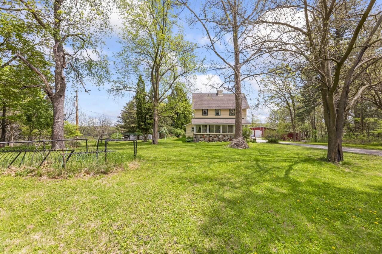 112 S Cushing Park, Delafield, WI 53018