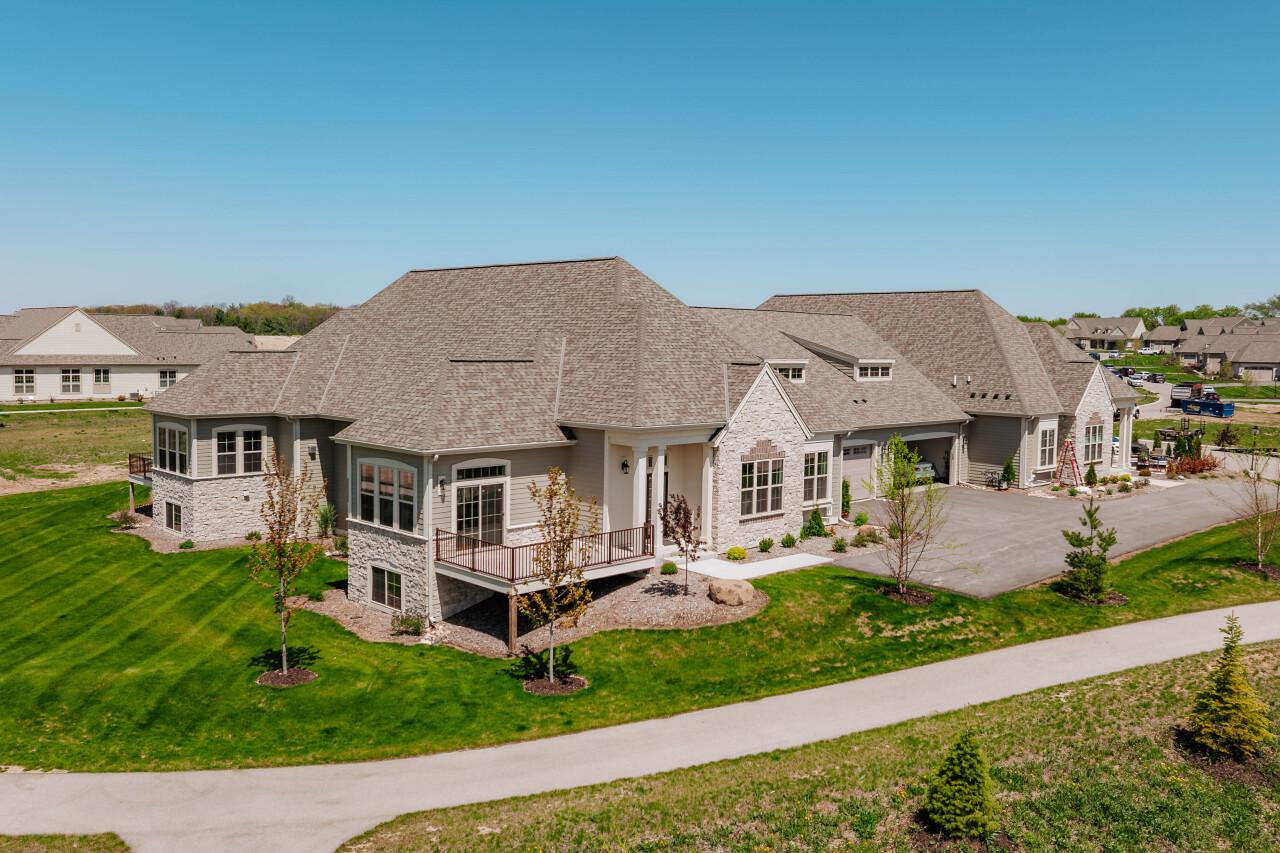 1503 Sandhill Blvd #2F, Hartland, WI 53029