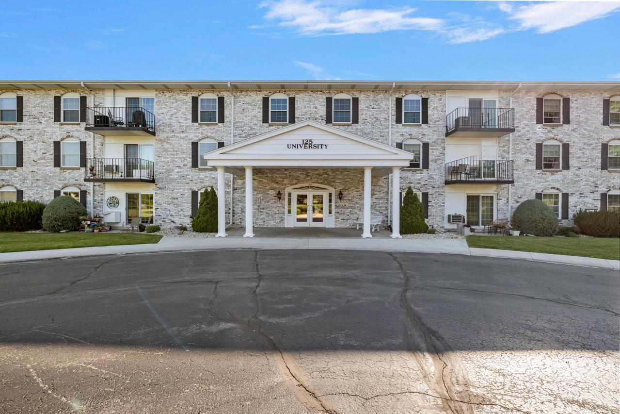 125 N University Dr #109, West Bend, WI 53095