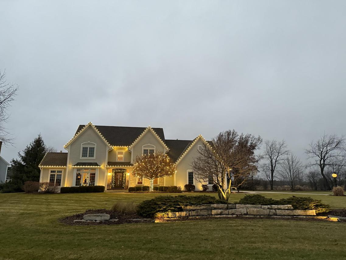 W291N6377 Red Tail Ln, Merton, WI 53029