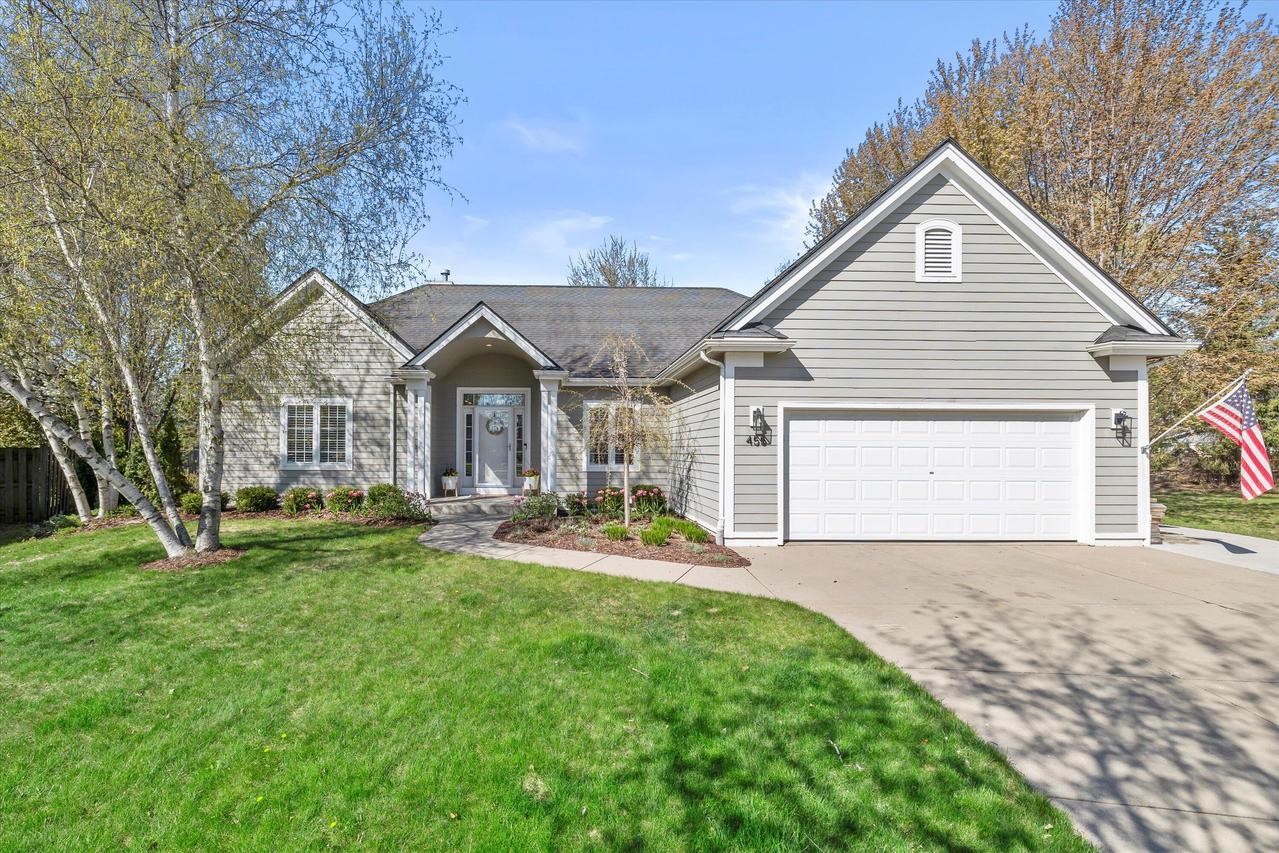 455 Tanager Ct, Grafton, WI 53024