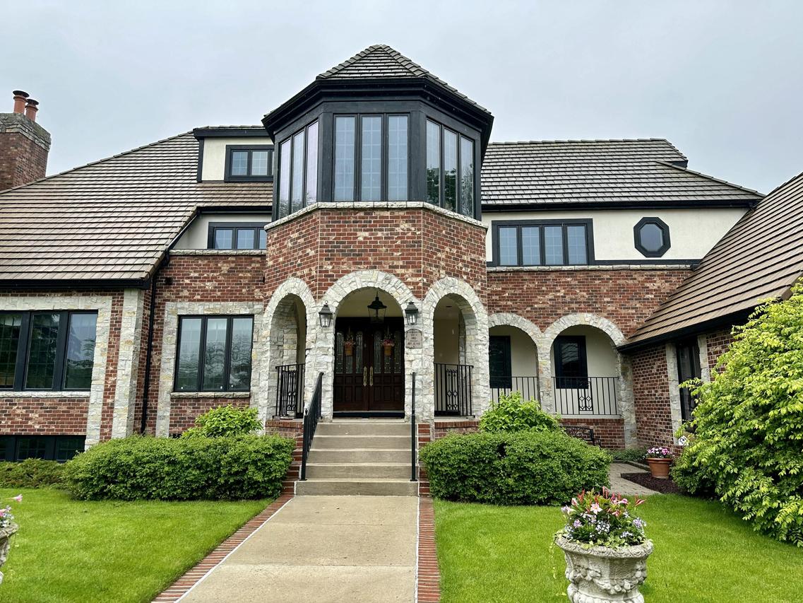 4912 Dennwood Dr, Sheboygan, WI 53083