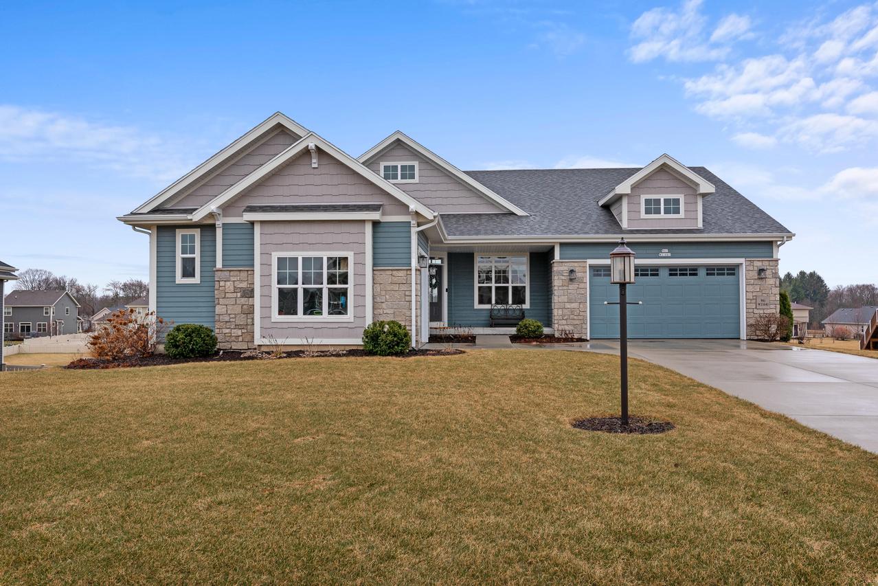 N61W21641 Masters Dr, Menomonee Falls, WI 53051