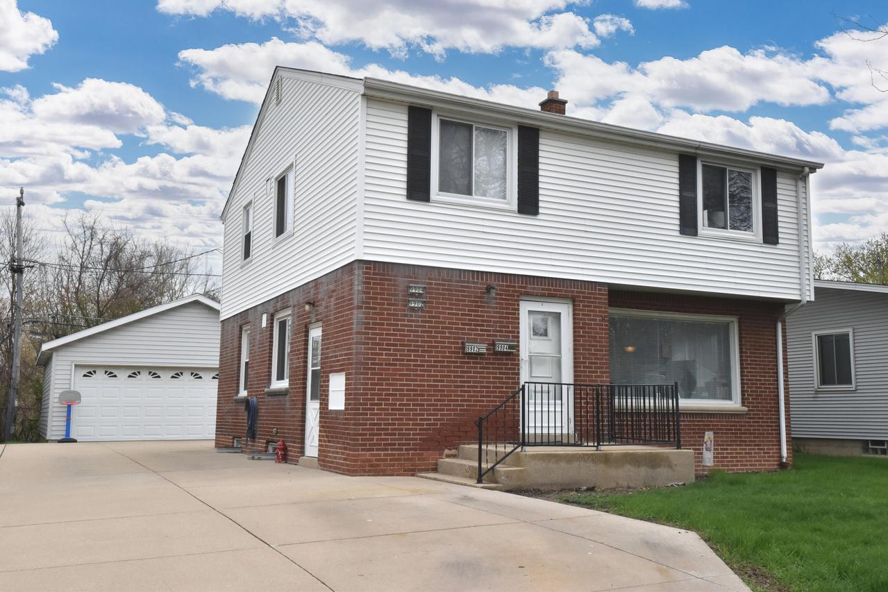 9902 W Becher St, West Allis, WI 53227