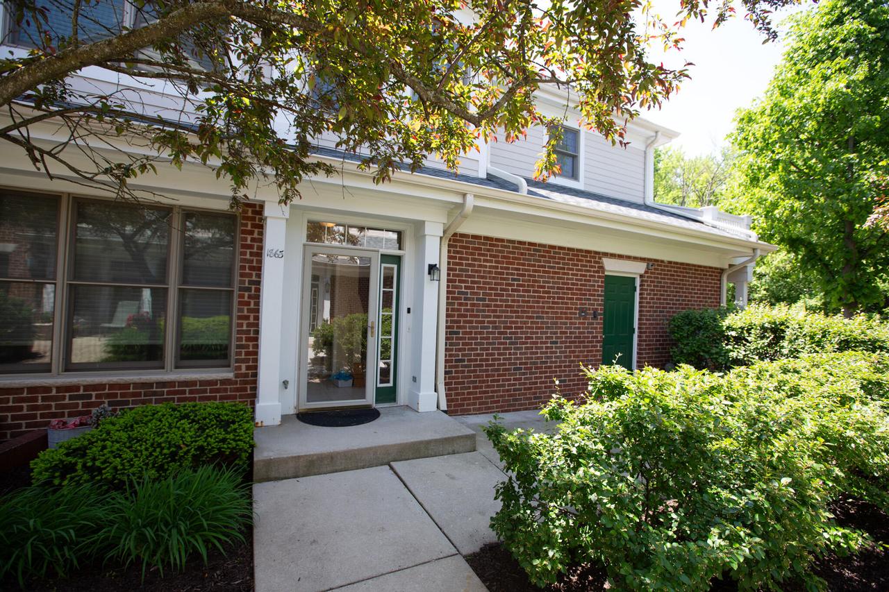 1865 Norhardt Dr, Brookfield, WI 53045