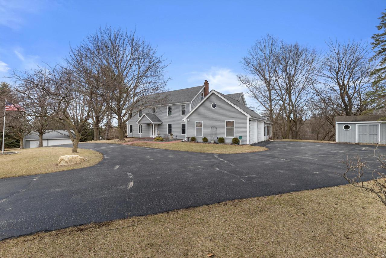1844 Longfield Ln, Richfield, WI 53076