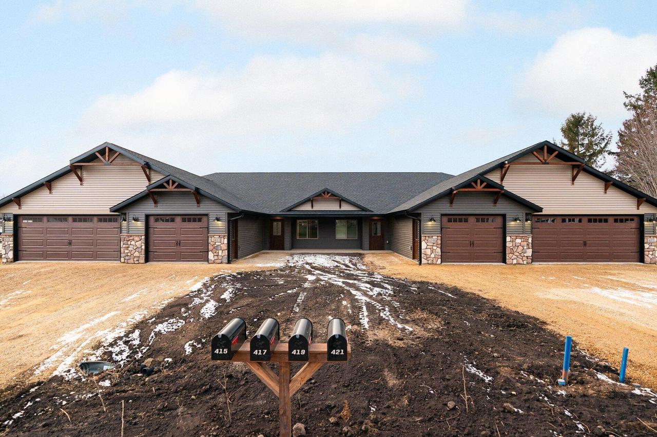 114 W York St, Viola, WI 54664