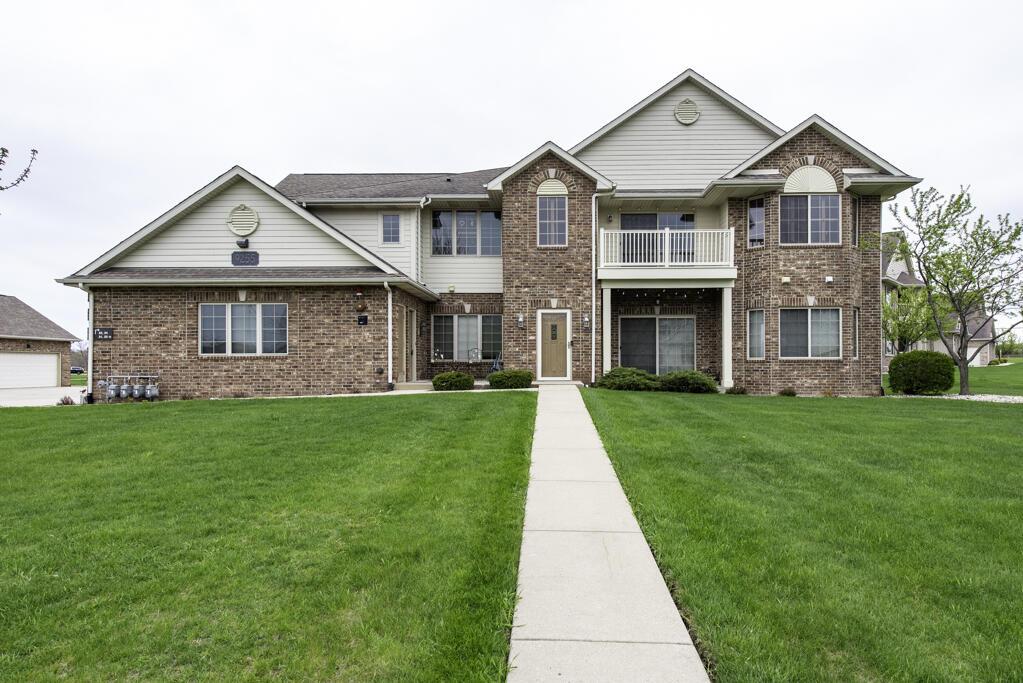 9255 66th Ave #33, Pleasant Prairie, WI 53158