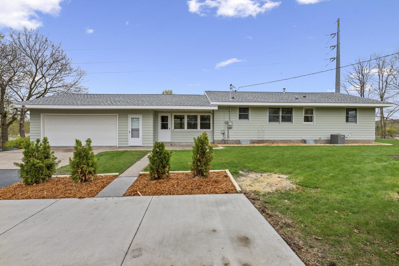 420 Troy St, Onalaska, WI 54650