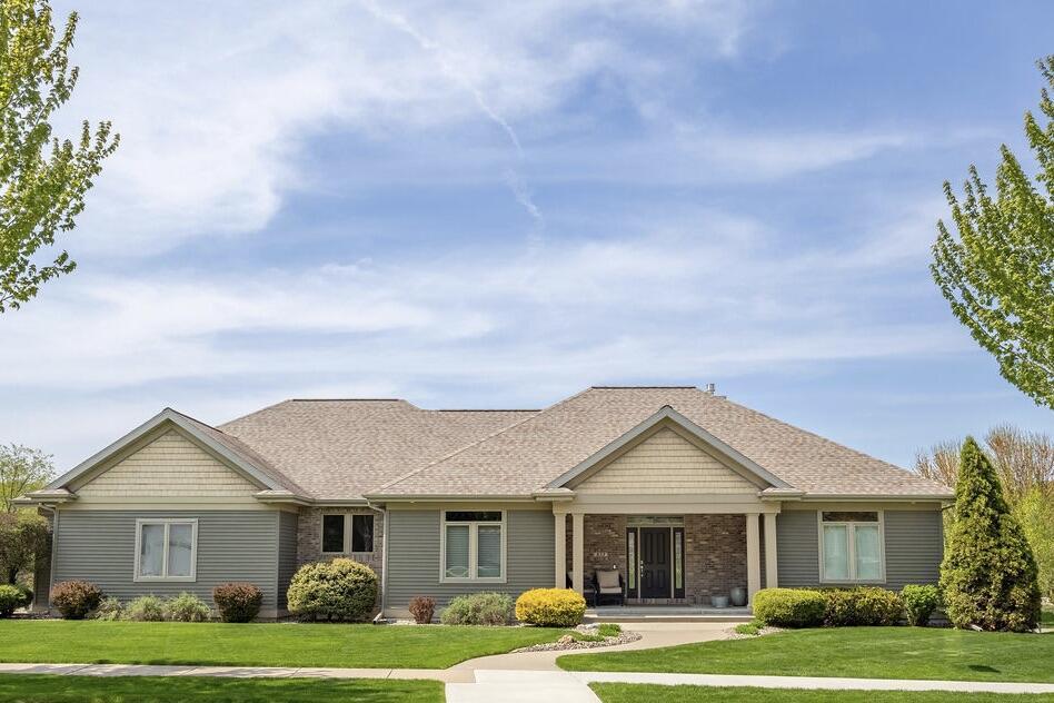 633 Stonebridge Ave, Onalaska, WI 54650