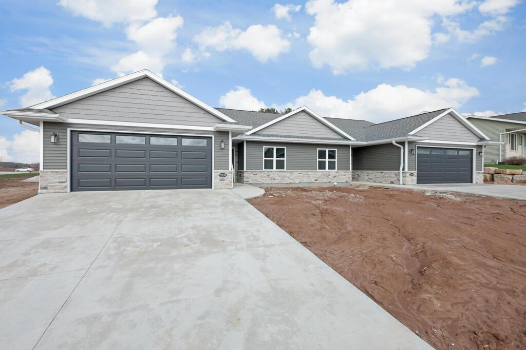 2508 Stoney Brook, Manitowoc, WI 54220