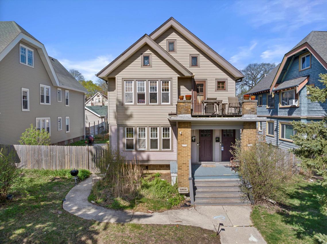 2131 N Hi Mount #2133, Milwaukee, WI 53208