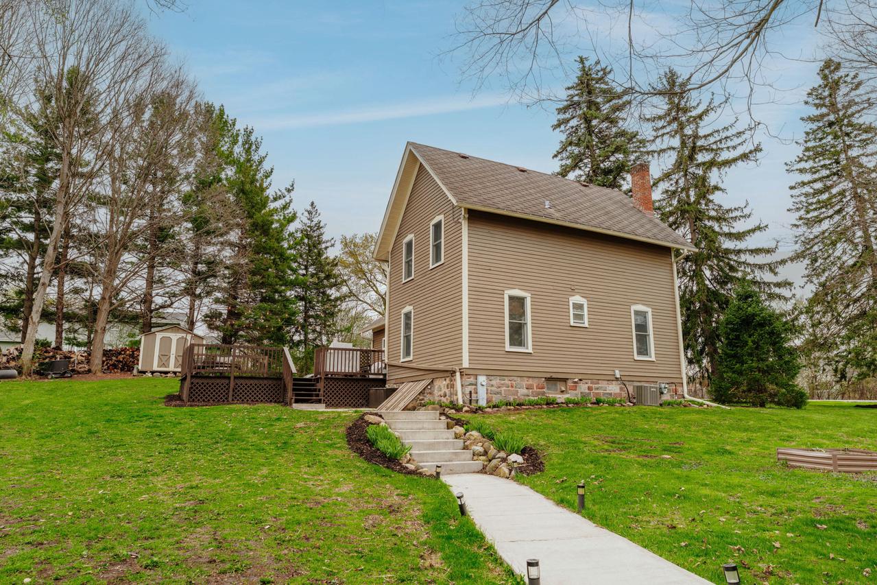 21785 Mary Lynn Dr, Brookfield, WI 53045