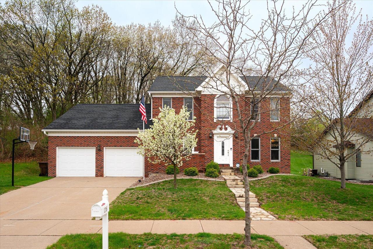 1218 Red Cedar Ct, Onalaska, WI 54650