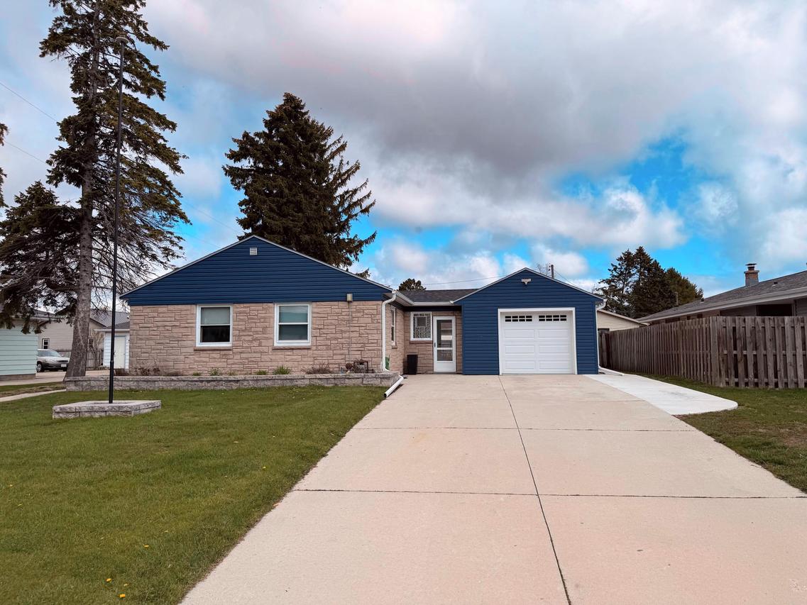 1810 Eisner Ave, Sheboygan, WI 53083
