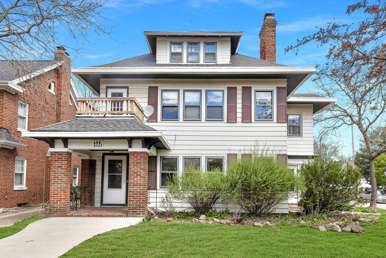 7002 W Wisconsin Ave, Wauwatosa, WI 53213